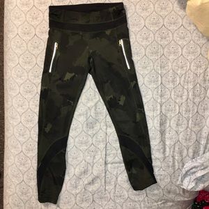 Lululemon Camo inspire? Sz 4
